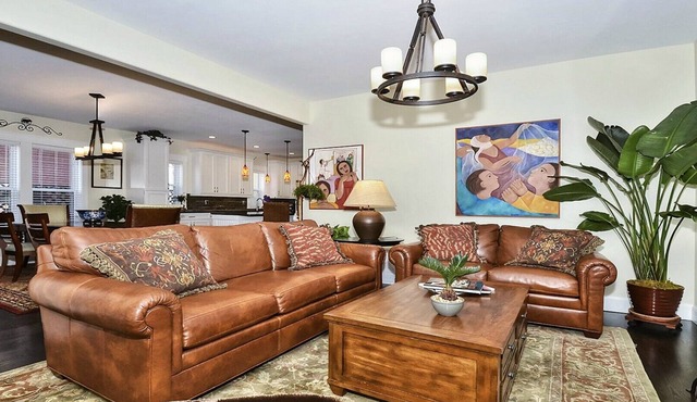 La Casita, a Beautifully Renovated, Stylish 3BR/2BA Home in Downtown COS near CC