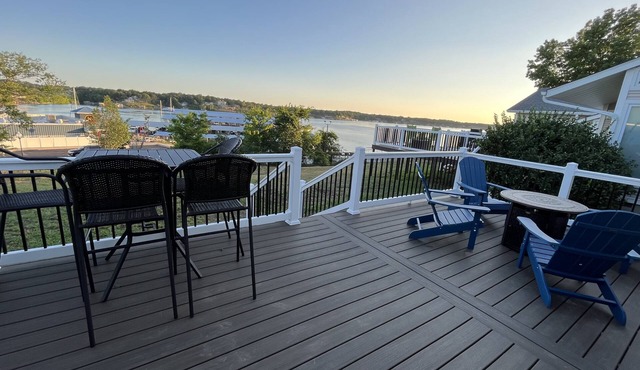 La Casita! Brand new cottage with boat parking overlooking Honey Creek Marina!