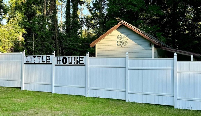 La Casita: Charming 1-bedroom house in Gainesville w/pickleball court!