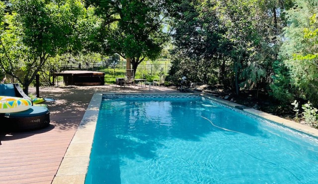 La Casita Colorado - Sleeps 4 People