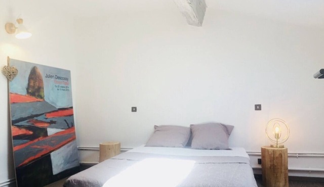 La Casita between sea and mountains, ideally located 2 minutes' walk from the lake