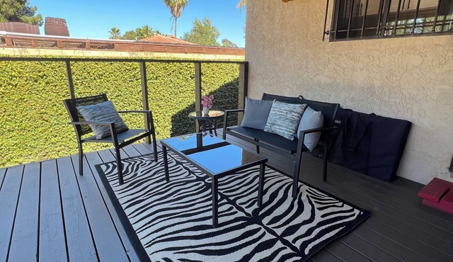 La Casita Guest House, private fenced yard & with heat and AC, pet friendly