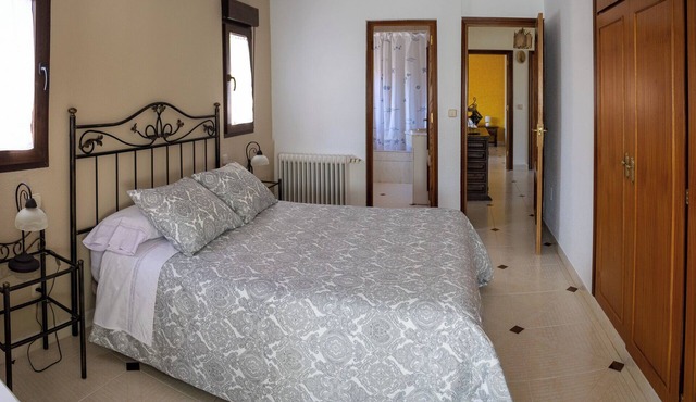 La Casona de Rascafria, independent, surrounded by garden and ideal for families.