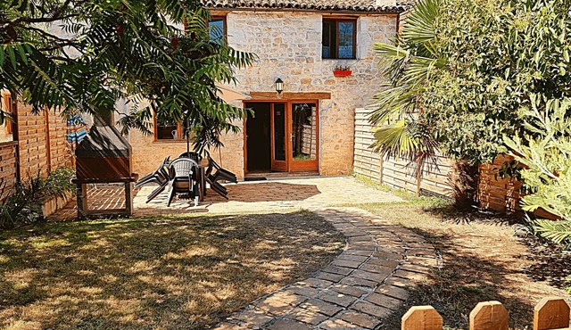 La Cave. 3 bedroom house