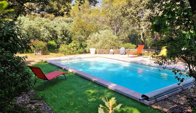 La Chênaie, Mas Provençal 6 Personnes Avec Piscine