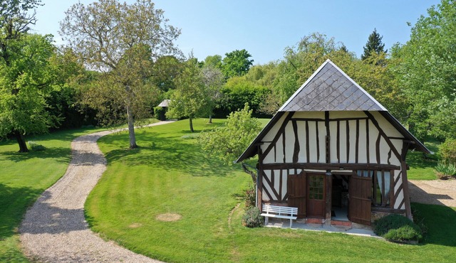 La Charretterie 🍏 Norman house with large garden
