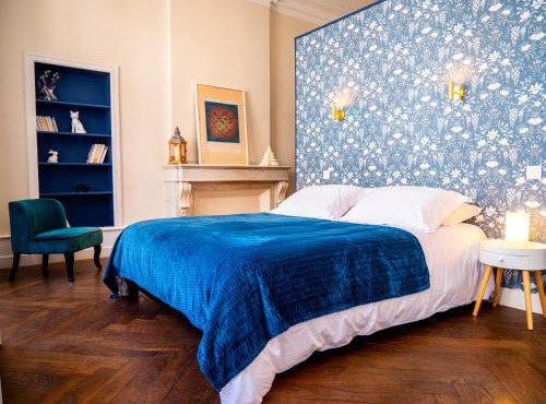 La CHAMBRE BLEUE