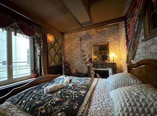 LA CHAMBRE DES SECRETS, Magique, Hyper-centre, 9 Couchages in Mâcon