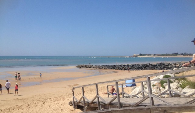 La Chamille - Sleeps 6 (3 Bedroom) - Stylish House With Heated Pool in the vines