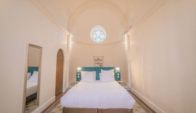 La Chapelle, Gîte Insolite Haut de Gamme Avec Piscine et Sauna, à Pézenas