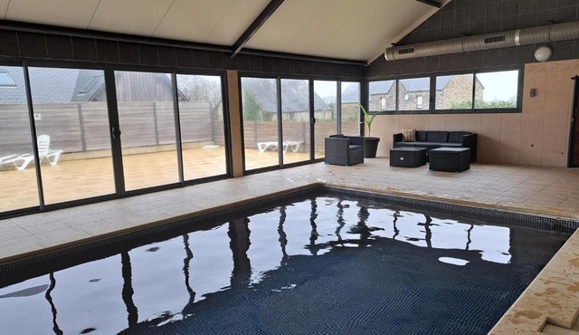 La Chaumière avec piscine privée, à 5 minutes du Mont St-Michel