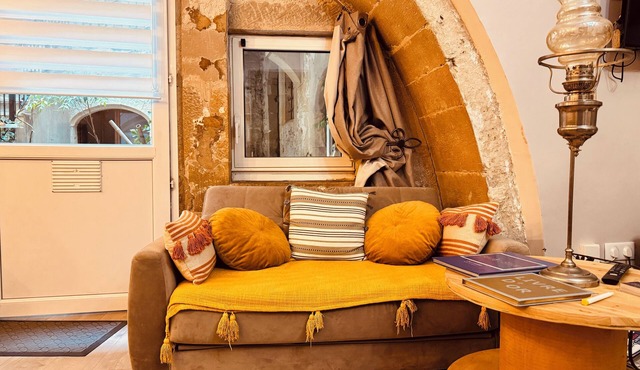 La Chaumière - BedinShop - historic center - France