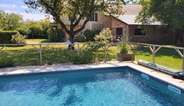 La Chaumière du Cerisier - charming country house with swimming pool