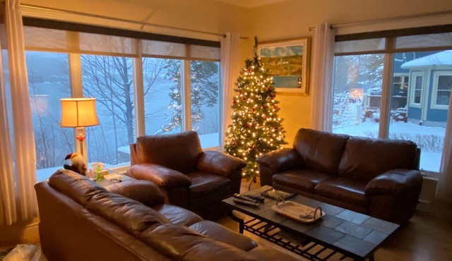 La Chaumiere - Lakefront & Private Beach