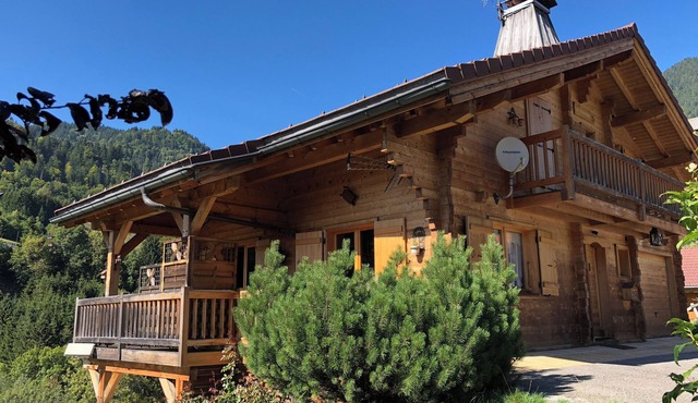 La Chevrière, beautiful log chalet, panoramic view, near Megève