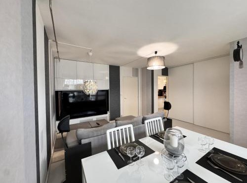 La Chicane - Garage - Proche circuit - 4p