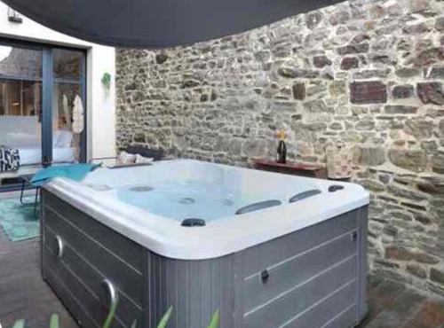 La chouette détente, appartement jacuzzi fougères