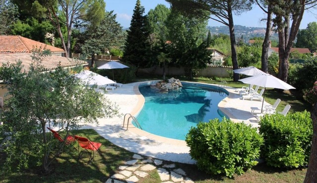 La Cigale Verte à Callian