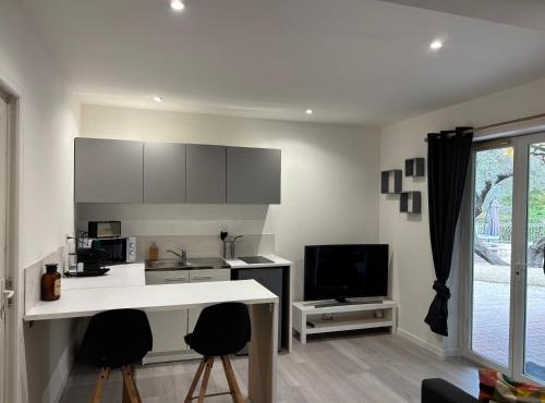 La Cigalière 1 charmant T1 bis avec terrasse dans villa