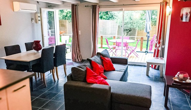La Cigalière Gite Rouge Cerise Avec Piscine et Salle de Sport Proche St Cyprien
