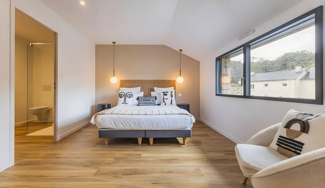 La Clairière Aux Chênes 5 Guest Room with Shared Pool, Wi-Fi, and Air Conditioning