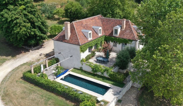La Clairière de la Reine Hortense, house with swimming pool 30 minutes from Paris