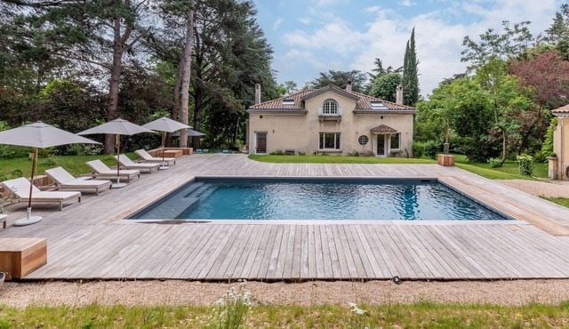 La clarté - wonderful refurbish home with garden and pool