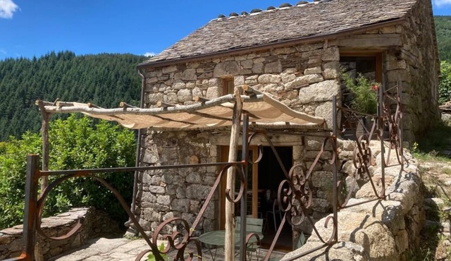 La Clède - Hamlet of Le Pouget : little house in the heart of Cévennes