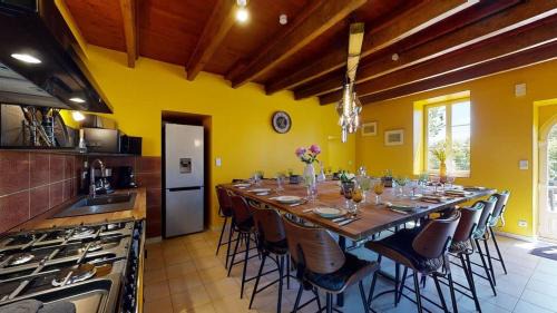 La Clef Decamp Poignière 17 pers jacuzzi, baby-foot, 30 min mer