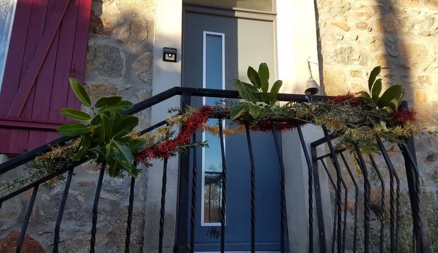 La Clef des champs: 9 person gîte Mts lyonnais - 4 bedrooms