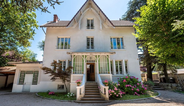 La Cloche - Family house with pool ang garden