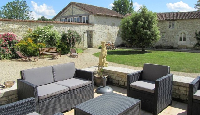 La Closerie Breakfast included