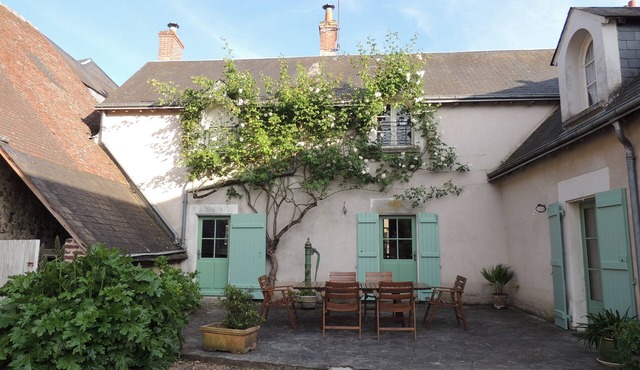 LA CLOSERIE DU PRIEURE GRANDE MAISON IN THE HEART OF THE LOIRE CASTLES