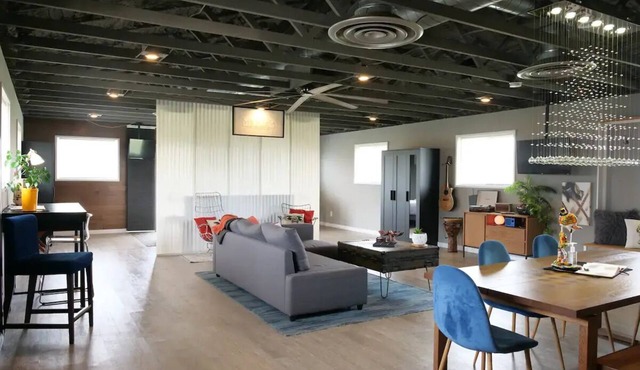 La Cochera Indy East - No Cleaning Fees