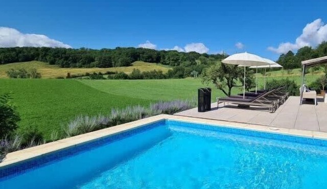 La Colline Au Calme S