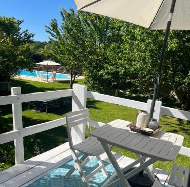 La Colline de Tilleul - Les Deux Puits - Cosy Cottage with swimming pool near Aubeterre