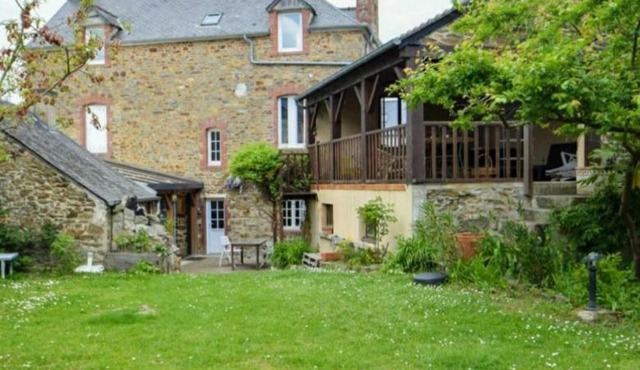 La Colline maison de famille à 100m de la Rance