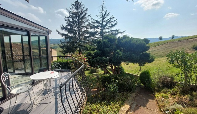 La Commanderie - Demeure de Charme Avec Piscine au Cœur du Beaujolais