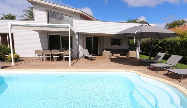 La Comtenporaine LEON-MOLIETS