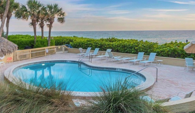 La Concha 1 | Beachfront Vacation Rental with Pool