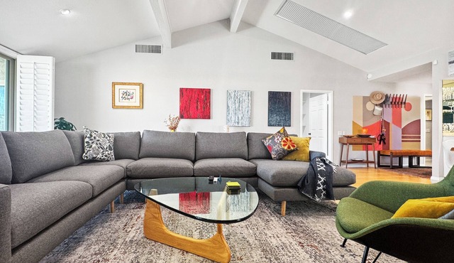 La Condesa Oasis: Luxe Condo Spa Mountain View