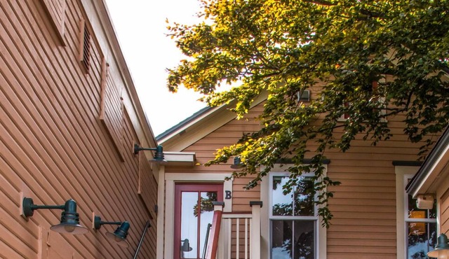 La Conner, Tillinghast Residence B #402