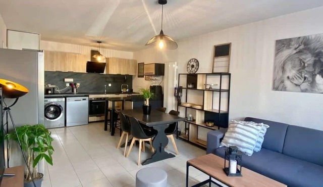 La Coquille: bright, cozy, 3 min from Parc Expo