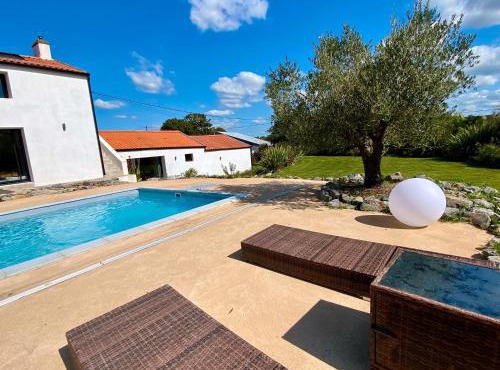 La Cour de la Forêt