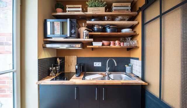 La cour de Philomène-Studio-Apartment-Private Bathroom-Courtyard view