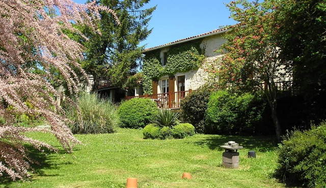 La Courbee is a lovely farmhouse ideal for a relaxing stay in the charente sun.
