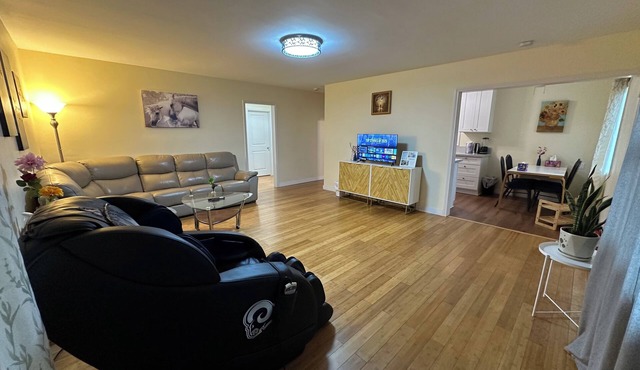 LA Cozy nSpacious 2BR on 1st Floor Private Entrance Ideal for Extended Stays