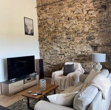 « La Crécerelle » spacieux gîte contemporain entre Tarn et Aveyron