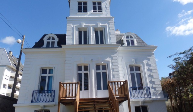 La Cressonnière Historic villa with large garden Trouville-Deauville center/station