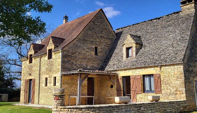 LA CROIX. Beautiful Périgourdine house